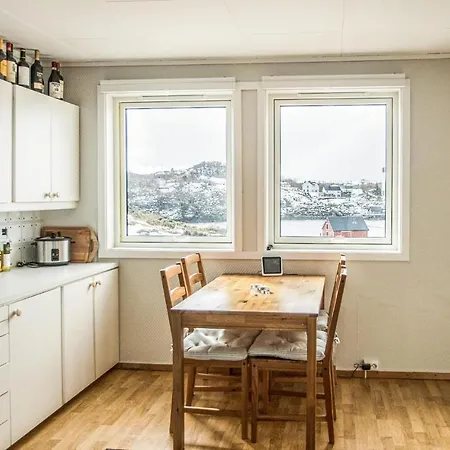 Holiday home Amazing Home In Knarrlagsund With Wifi